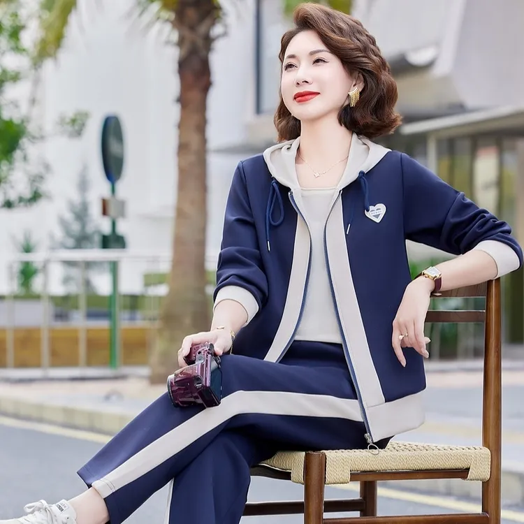 妈妈装休闲套装中老年女装宽松运动风时尚外套连帽减龄长裤春秋