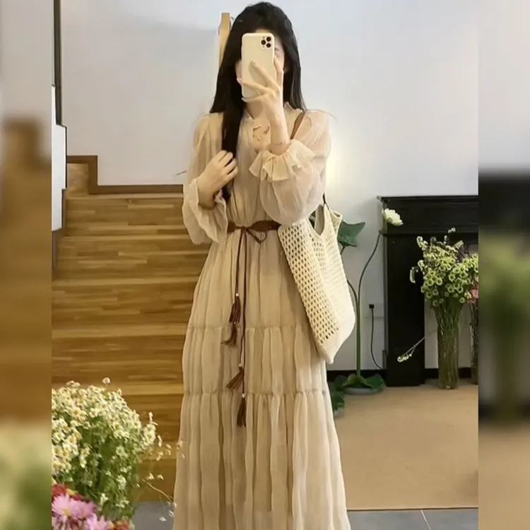 2025年新款春季氛围感裙子温柔长袖收腰减龄