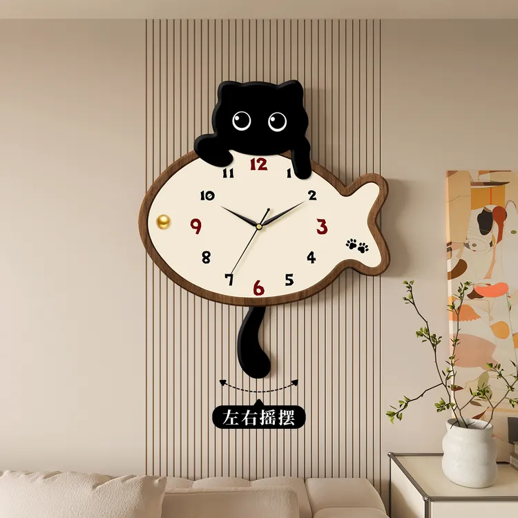 新款猫咪尾巴摇摆挂钟客厅家用钟表挂墙上新款静音餐厅时钟万年历