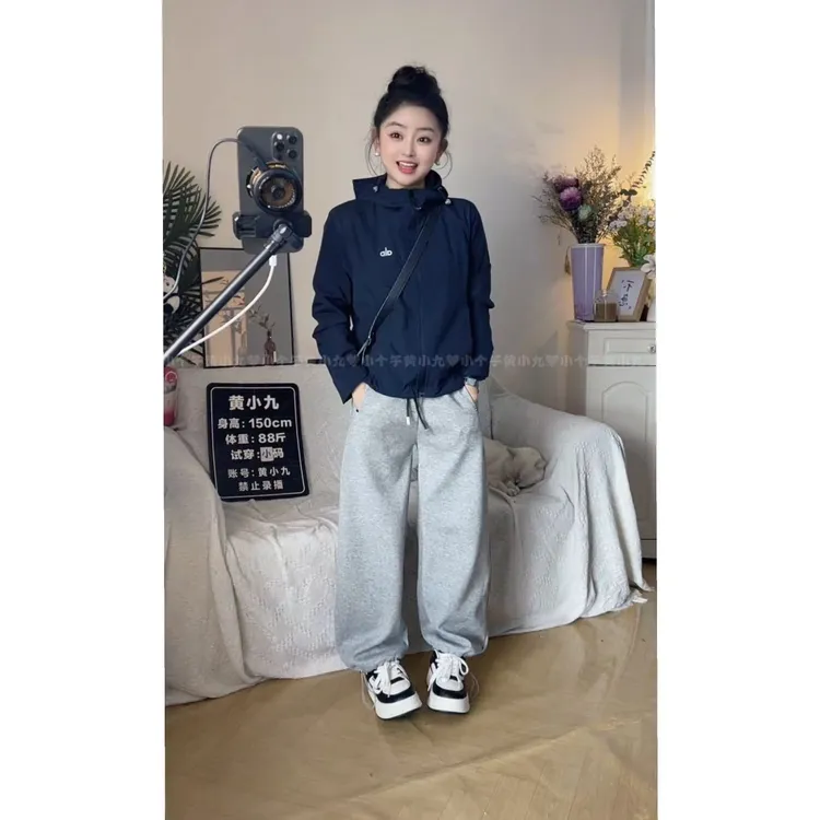【黄小九】小个子冲锋衣2025秋季新款修身显瘦短款外套女