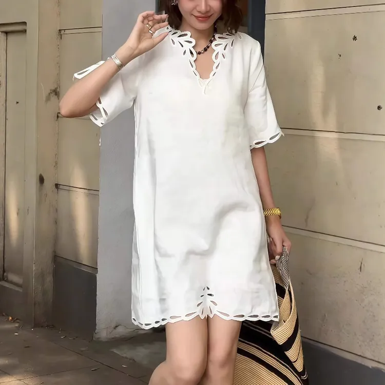 小众温婉大方财阀千金法式V领白色棉麻短袖连衣裙2洋气甜美可爱风