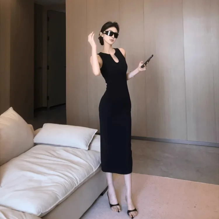 夏季显瘦高级名媛风气质打底包臀裙极简深V领无袖针织背心连衣裙