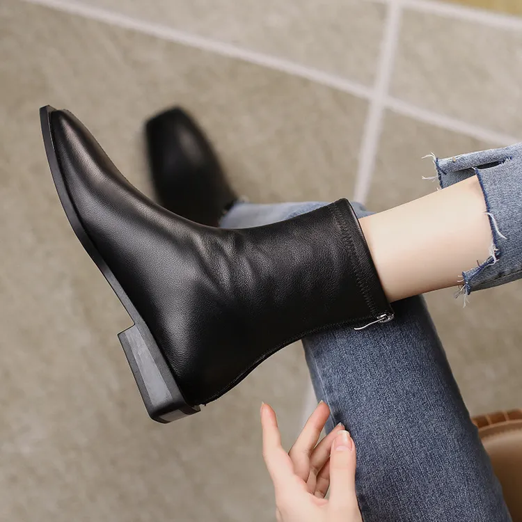 头层真皮方头冬短靴平底短筒靴女款靴秋冬靴子时尚百搭加绒瘦瘦靴