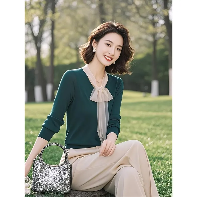 软糯毛衣通勤穿搭名媛上衣春款2025女装墨绿针织衫飘带设计感小众