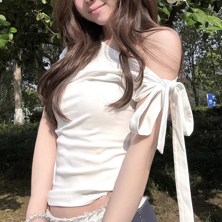 斜领短袖t恤女夏季2025新款修身纯欲白色辣妹一字肩绑带露肩上衣