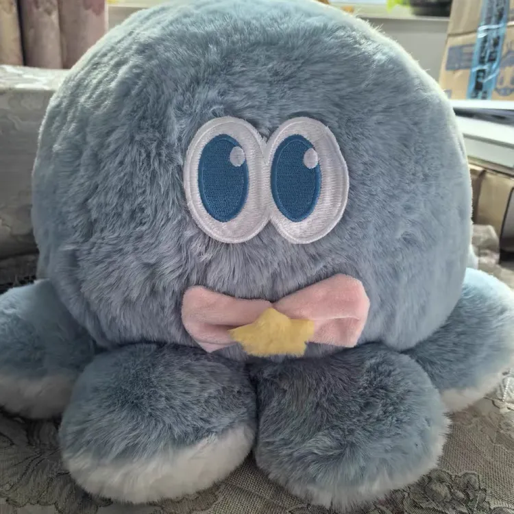 可爱粉色八花大抱枕客厅摆件高档软萌抱枕