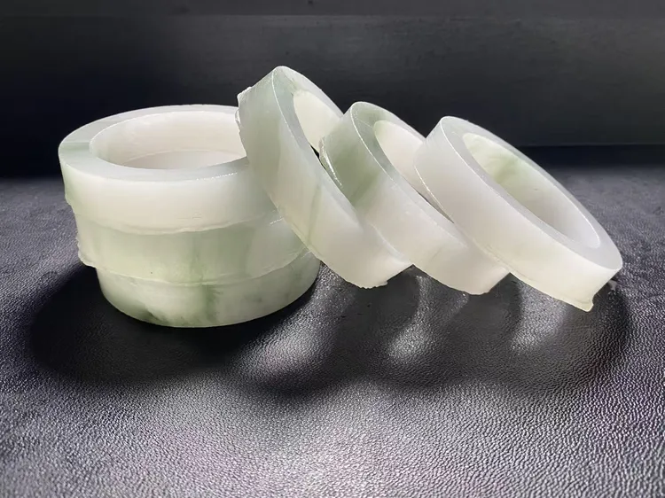 天然新疆天山翠冰透手镯定制   多样性发货  拍一发三