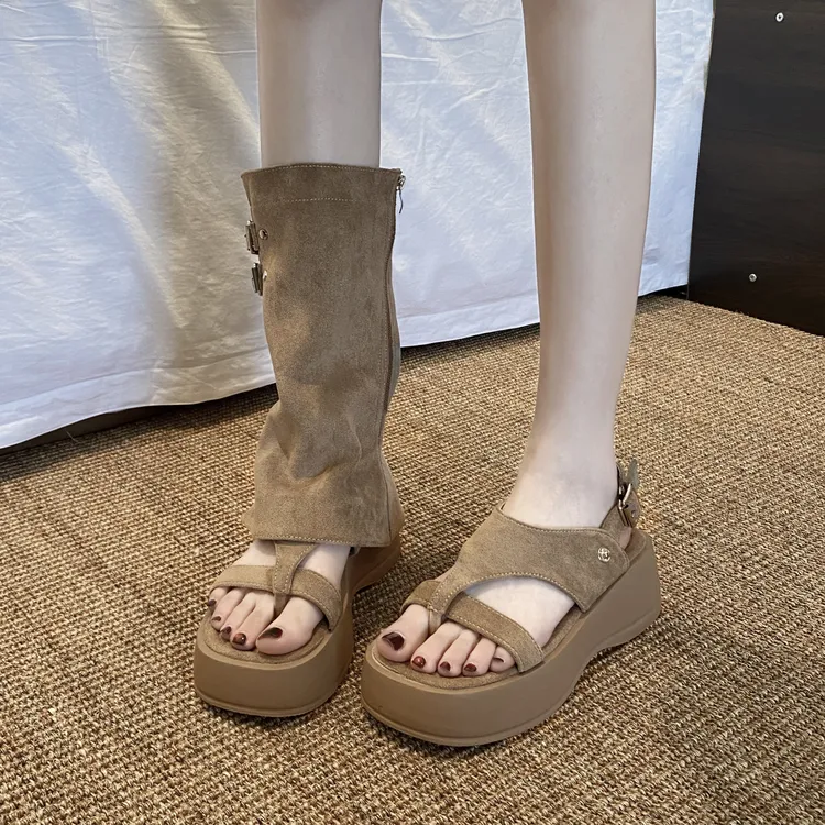 贾不假凉鞋女夏外穿2025新款厚底增高小个子网红百搭夹趾罗马凉靴