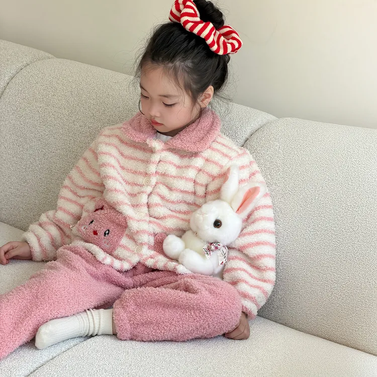 秋冬加绒女童睡衣2025新款女孩条纹珊瑚绒家居服儿童冬季保暖套装