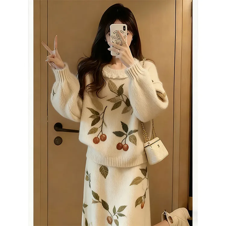 2025年甜美可爱风樱桃图案针织套装女秋冬慵懒风毛衣半身裙两件套