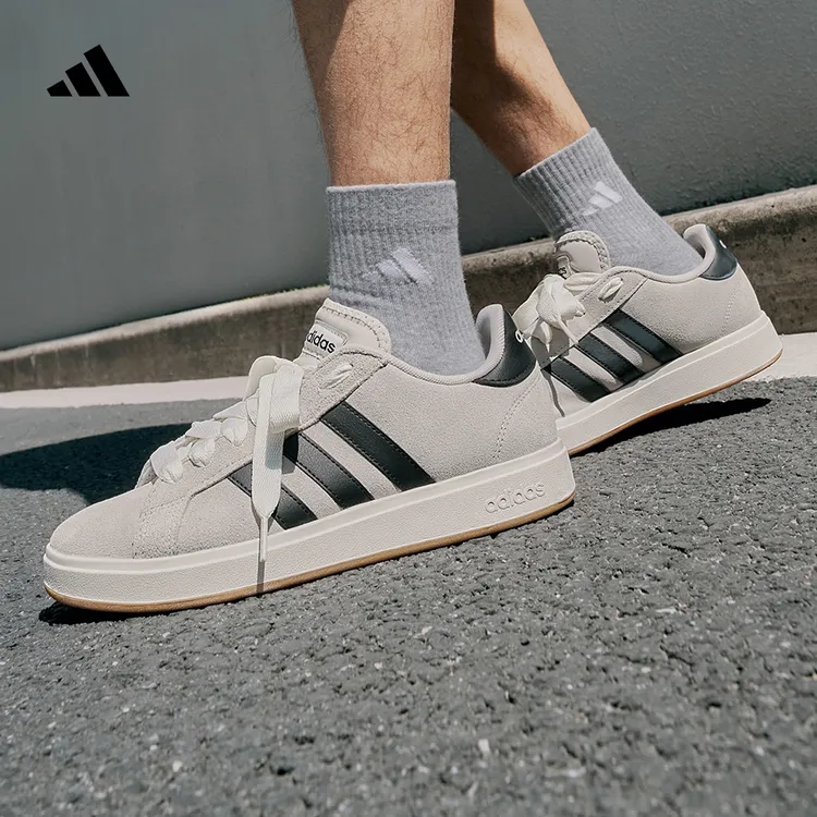 流光风 阿迪达斯「面包鞋」GRAND COURT BASE 00s低帮板鞋 JR5544