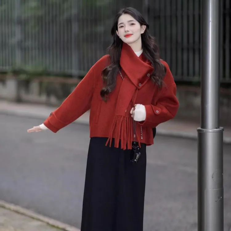 独特超好看新年红色毛呢外套女2026年春季新款显瘦半身裙两件套装