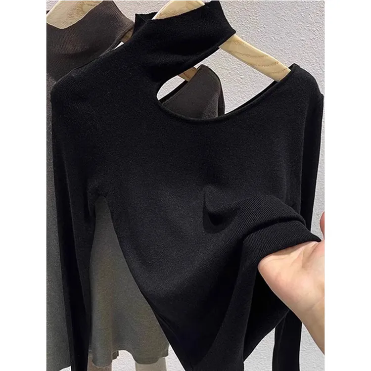 挂脖半高领针织打底衫女内搭春秋冬镂空毛衣2025新款中领露肩上衣