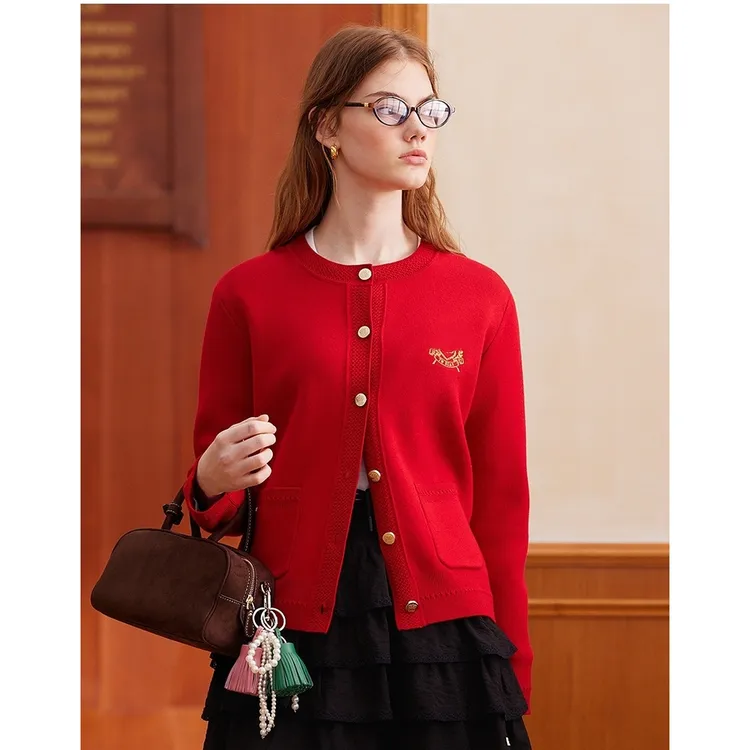 【MonTendre】秋冬新款 T 学院风圆领刺绣舒适毛衣熊女装针织开衫女