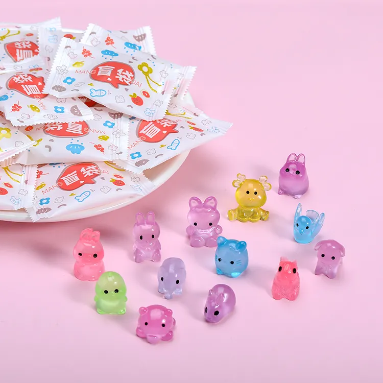 迷你夜光动物盲袋摆件礼物学生奖品夜光饰品立体卡通模型吸光玩偶