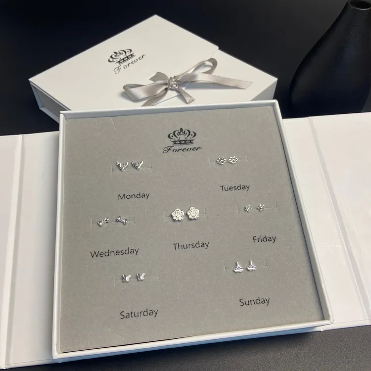 合金锆石耳饰 一周礼盒耳钉ins小饰品耳饰情人节日用冷淡风养耳洞