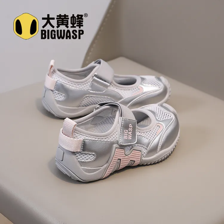 大黄蜂女童鞋3-12岁潮款运动鞋2026夏季儿童透气网面鞋镂空休闲鞋