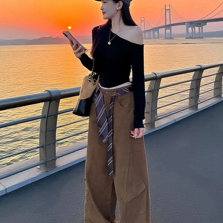 黑色斜肩修身短款打底衫内搭长袖T恤女2025新款巨好看的早秋上衣