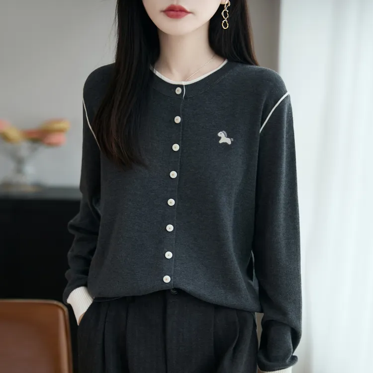 哥弟阿玛施正品秋冬新款刺绣宽松外搭羊毛衫女圆领开衫百搭针织衫