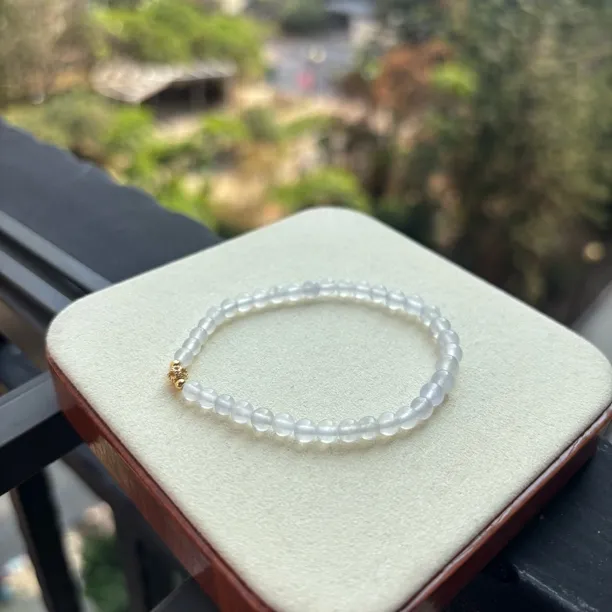 小米珠手串卡4.2mm冰白月光天然玉珠串女士时尚精美简约百搭手链