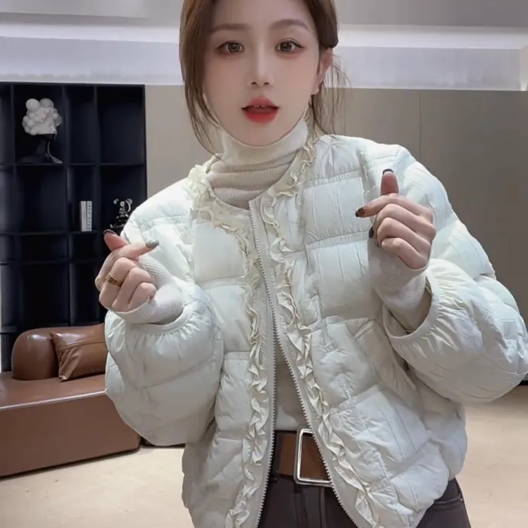 2025冬季新款韩版圆领木耳边棉服女减龄保暖短款外套上衣