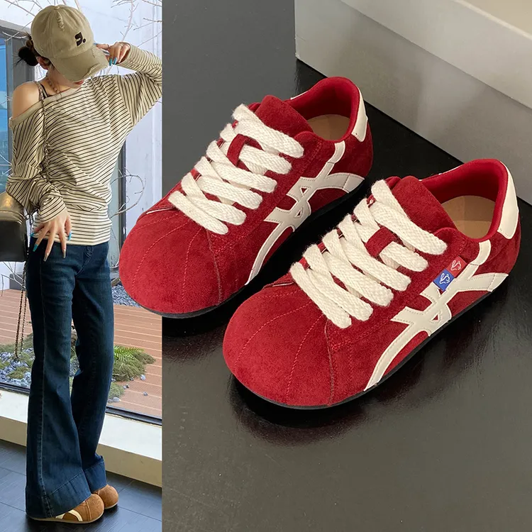 网红爆款卡皮巴拉德训鞋女款2025冬季新款复古厚底真皮休闲泡泡鞋