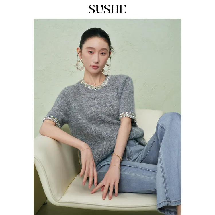 束皙SUSHE挽星段染牙刷纱灰色圆领短款修身针织上衣女秋毛衣宽松