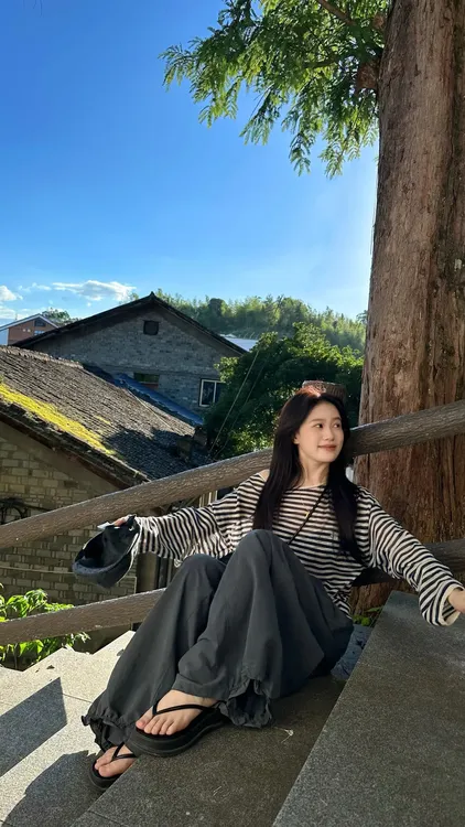 撞色条纹慵懒风斜肩长袖T恤上衣夏简约时尚高腰宽松阔腿裤两件套