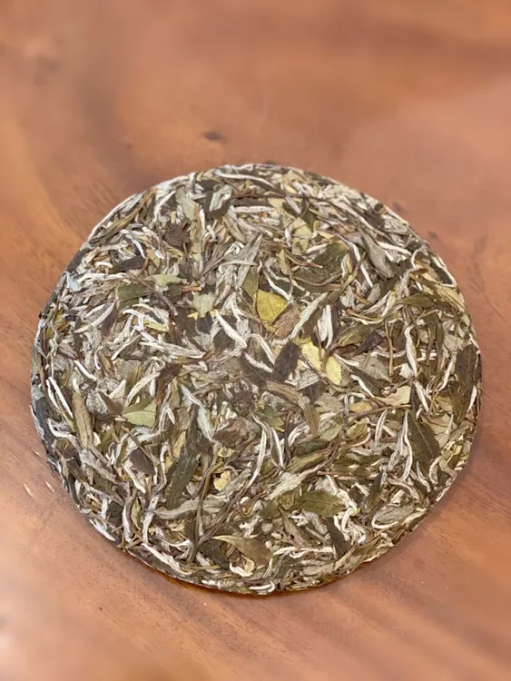 福鼎白茶源头工厂2022年白牡丹饼花蜜香馥郁稠滑蜜甜韵味足