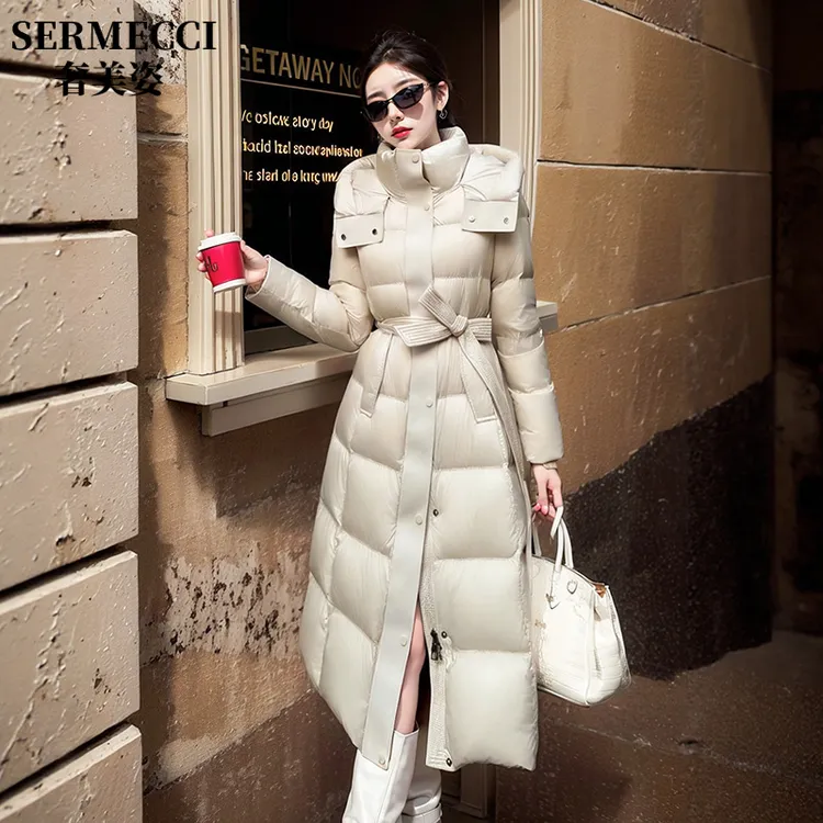 2025年冬季显气质长款羽绒服过膝收腰显瘦防风保暖时尚百搭大衣女