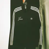 Adidas夹克外套  定制刺绣 Jennie同款 不支持退换