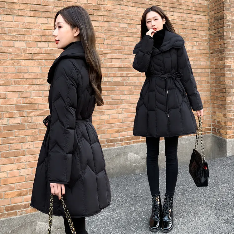2025新款女装冬季修身收腰中长款羽绒服女黑色翻领白鸭绒外套系带