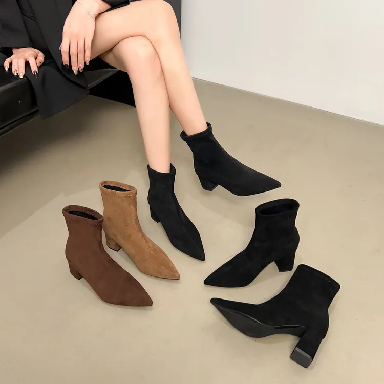 新款尖头高跟粗跟短靴时尚尖头弹力瘦瘦靴秋冬网红百搭加绒短靴
