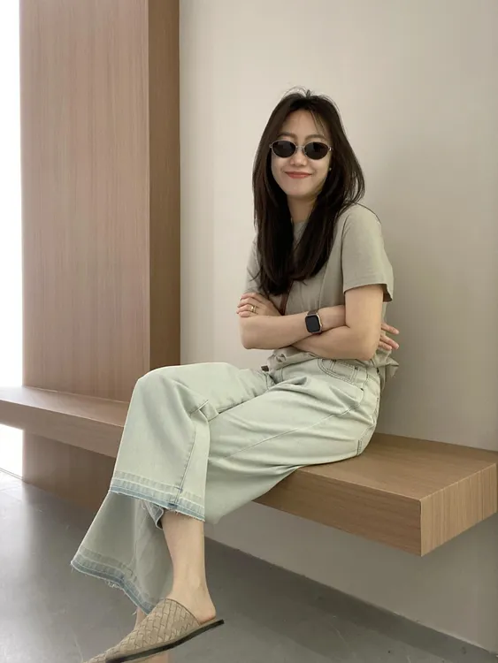 2025夏季新款韩系简约圆领宽松短袖t恤高腰复古直筒牛仔裤两件套