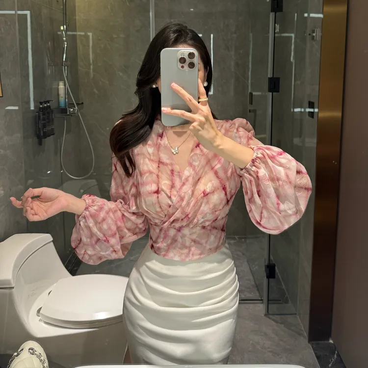 【温柔系】粉色格子雪纺衬衫女法式复古减龄晕染V领灯笼袖系带上衣