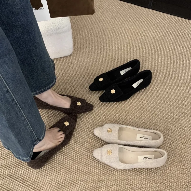 毛毛鞋女冬外穿新款法式晚风通勤尖头呢子加绒单鞋女平底保暖棉鞋