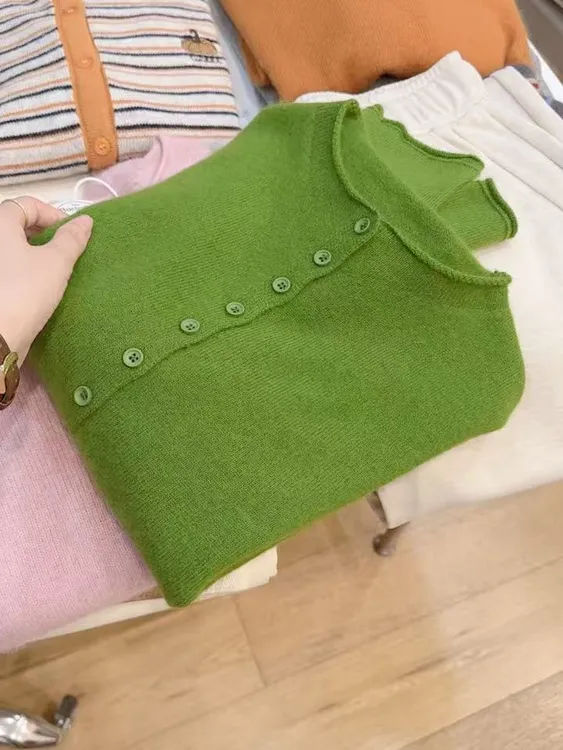 七言家新品！#琉璃绿多扣卷边软糯开衫毛衣112@