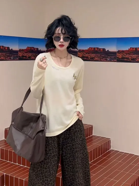 1613大码女装圆领撞色卡通图案针织衫早秋新款洋气百搭长袖上衣