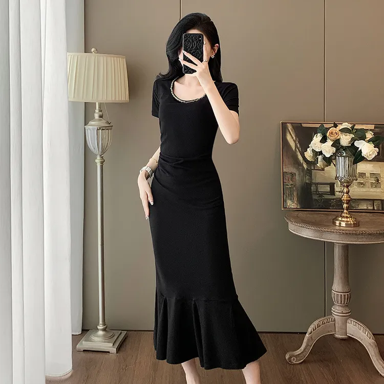 纯欲慵懒风女装2025巨好看的连衣裙女夏季特别漂亮掐腰气质法式高