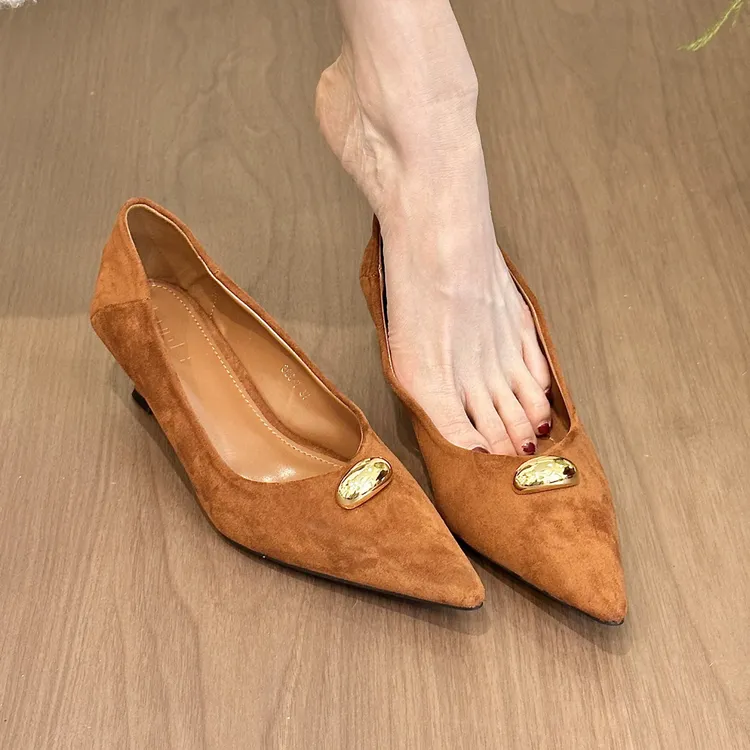 titing布鲁腔调！复古绒面尖头金豆猫跟单鞋女春秋通勤细跟单鞋