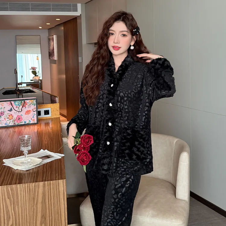 冬天家居服2025海岛绒睡衣女款新款秋冬季保暖高级感冬天套装外出