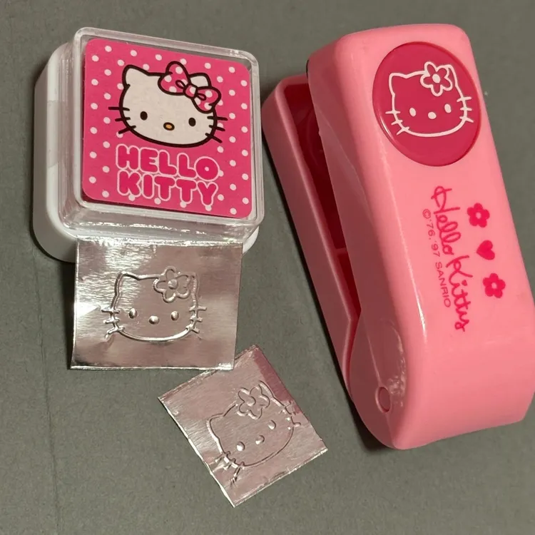 KT猫压花器解压小玩具卡通可爱压花KT猫金属压花贴手机饰品