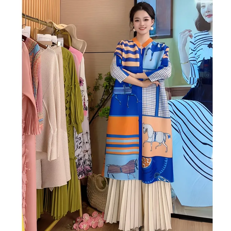 曾有约定服饰007-2025春季新款时尚潮流马年宽松显瘦褶皱连衣裙