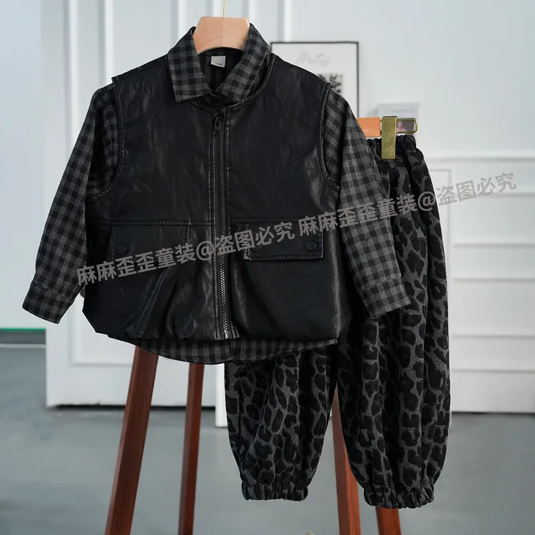 儿童春秋套装2025新款皮马甲衬衫豹纹裤子外穿休闲洋气时髦三件套
