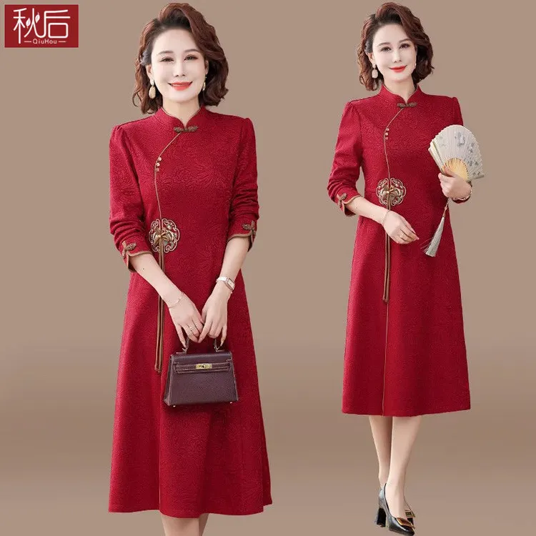 妈妈婚宴礼服秋装连衣裙喜婆婆2025新款中老年女装春秋季结婚裙子