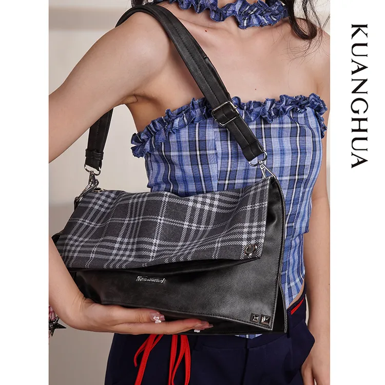 哐花2025新款复古感托特包女格纹翻盖包大容量单肩斜挎邮差包通勤