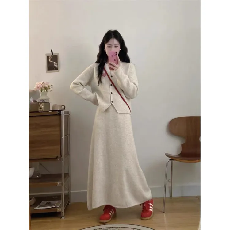 大码女装韩剧穿搭套装秋季慵懒风软糯毛衣胖显瘦半身裙子两件套