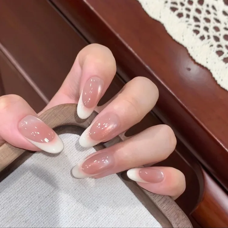 可可慕斯穿戴2025新款高级感秋冬手绘法式猫眼美甲穿戴甲片短款
