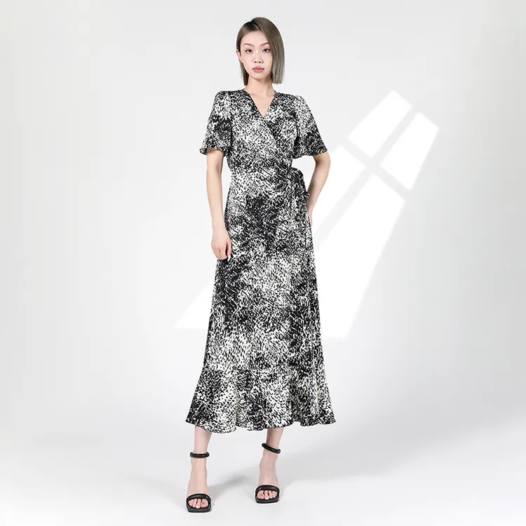 阿玛施AMASS水墨黑短袖连衣裙夏新款V领荷叶裙摆长裙女士5500532