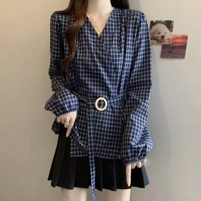 深蓝色格子长袖衬衫女秋装2025新款大码胖mm高级收腰绑带遮肚上衣